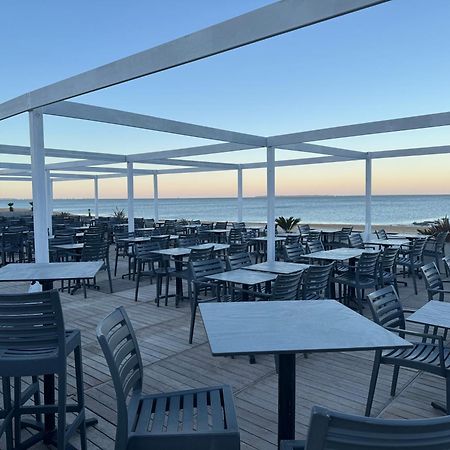Acadie Saint Victor - Hotel Restaurant - Face Mer - Chatelaillon Plage ภายนอก รูปภาพ