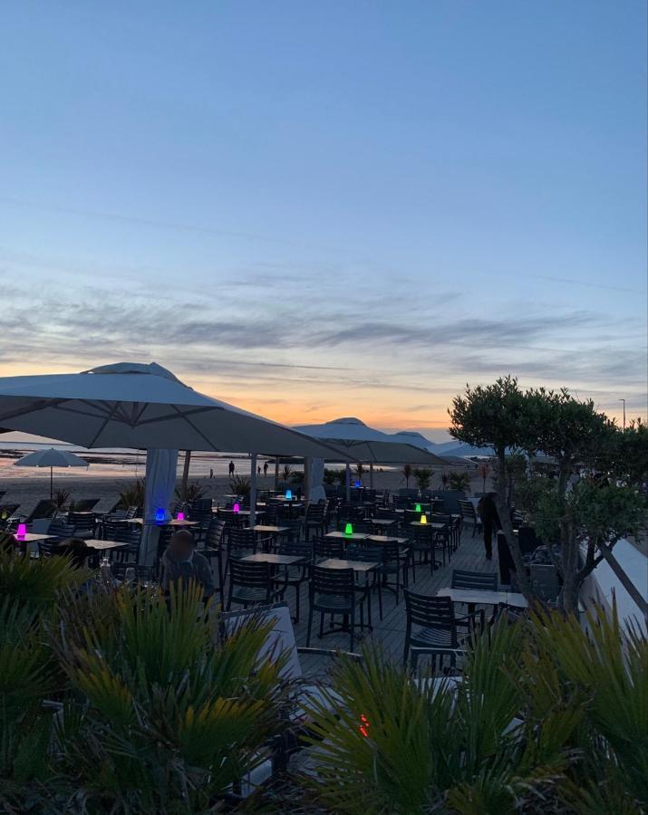 Acadie Saint Victor - Hotel Restaurant - Face Mer - Chatelaillon Plage ภายนอก รูปภาพ