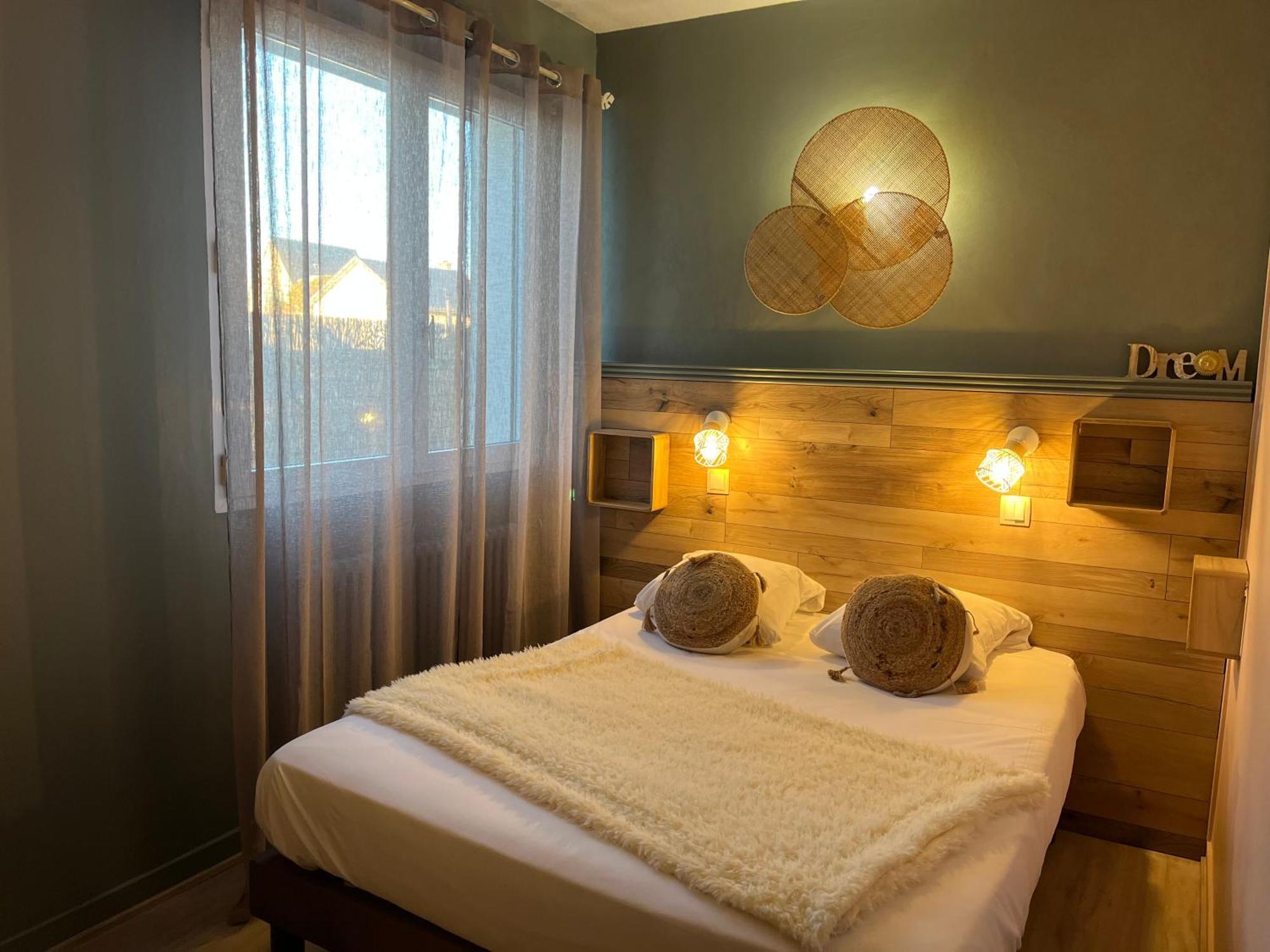 Acadie Saint Victor - Hotel Restaurant - Face Mer - Chatelaillon Plage ภายนอก รูปภาพ