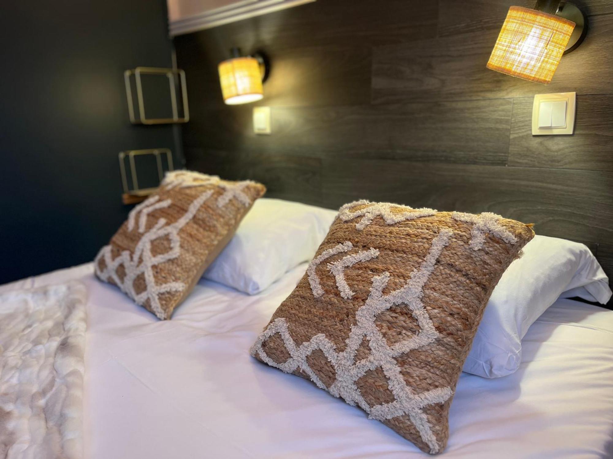 Acadie Saint Victor - Hotel Restaurant - Face Mer - Chatelaillon Plage ภายนอก รูปภาพ