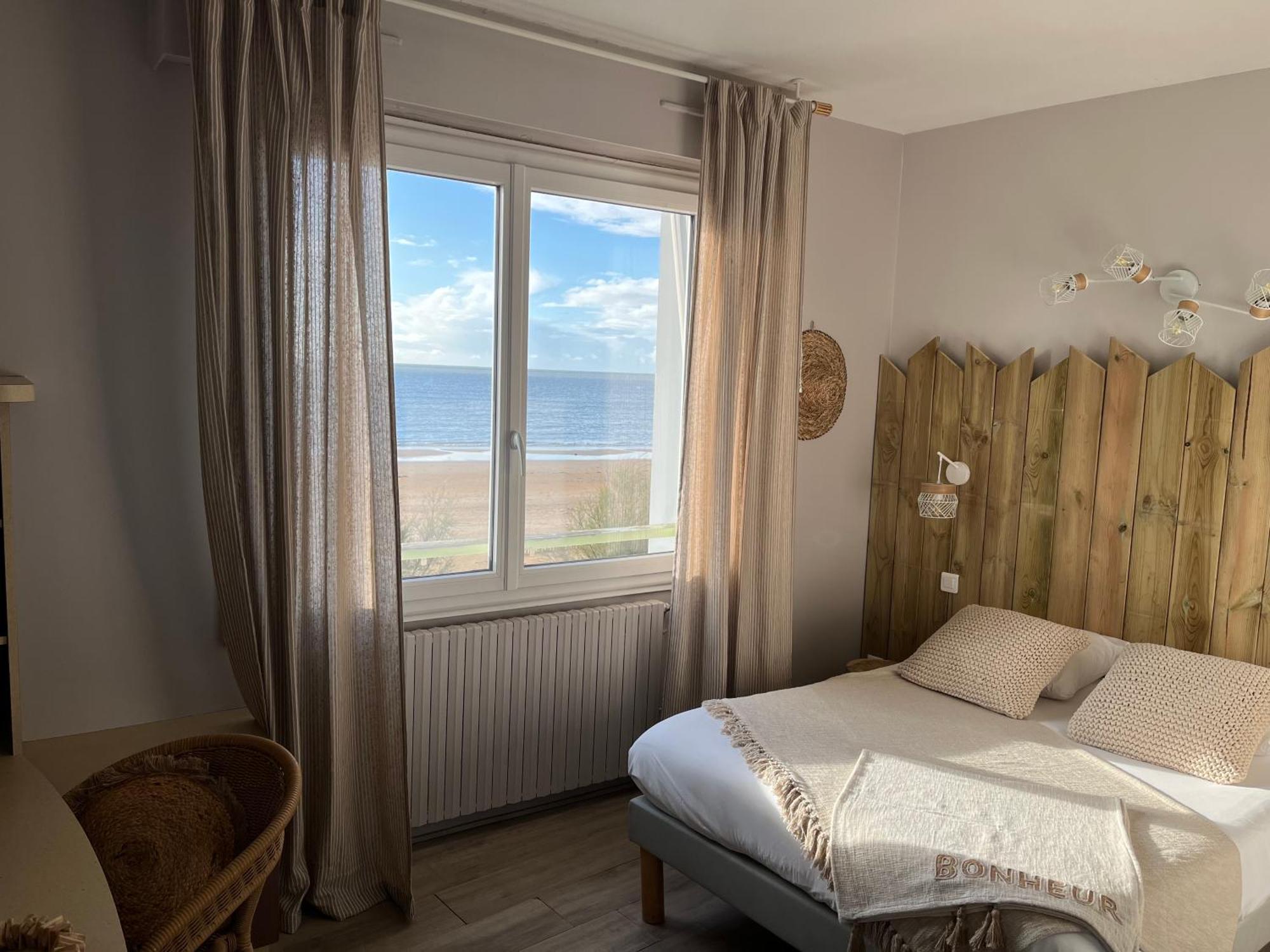 Acadie Saint Victor - Hotel Restaurant - Face Mer - Chatelaillon Plage ภายนอก รูปภาพ