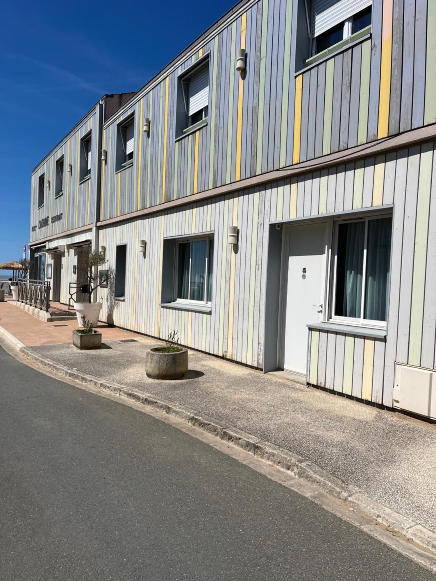 Acadie Saint Victor - Hotel Restaurant - Face Mer - Chatelaillon Plage ภายนอก รูปภาพ