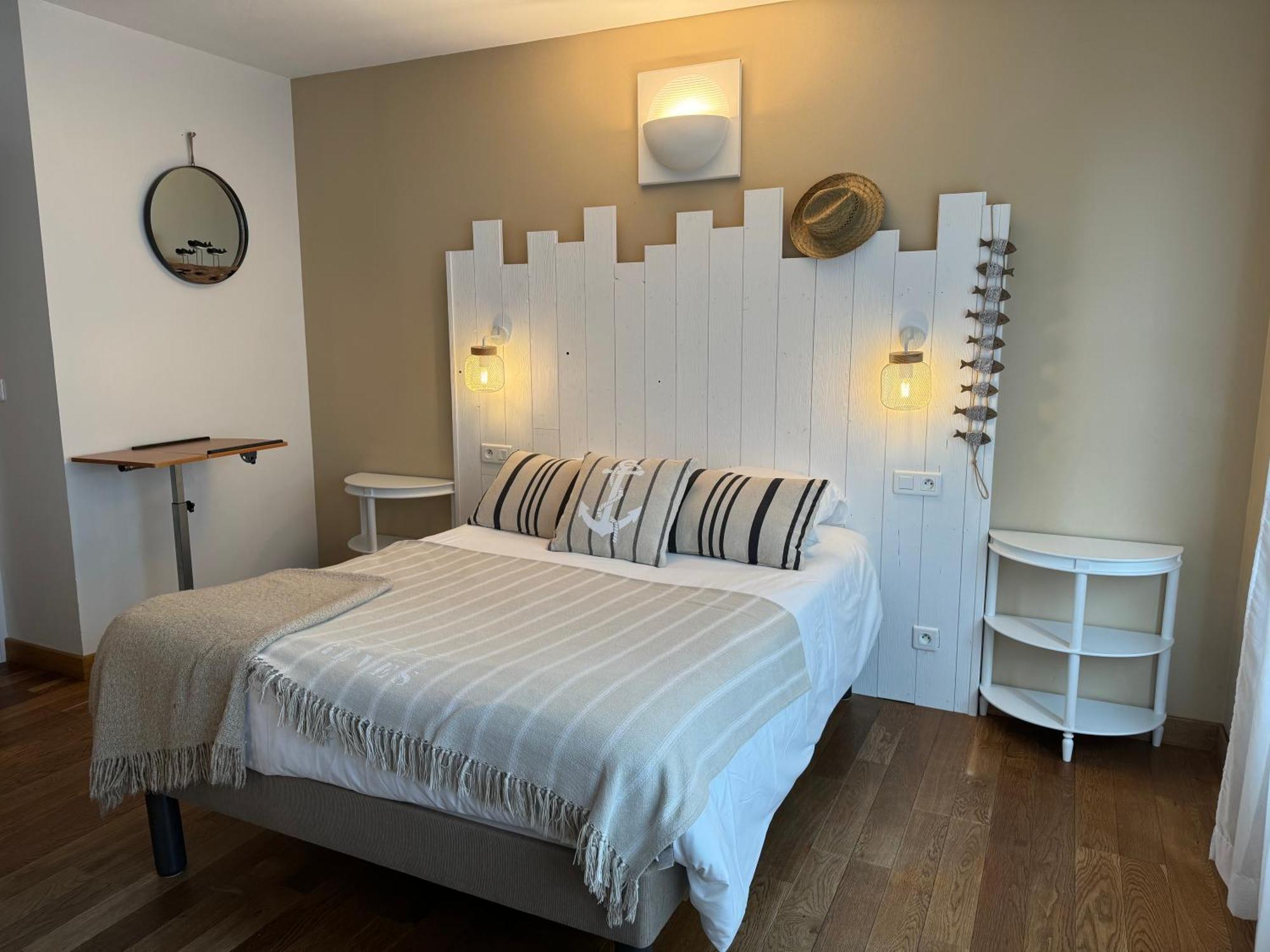 Acadie Saint Victor - Hotel Restaurant - Face Mer - Chatelaillon Plage ภายนอก รูปภาพ