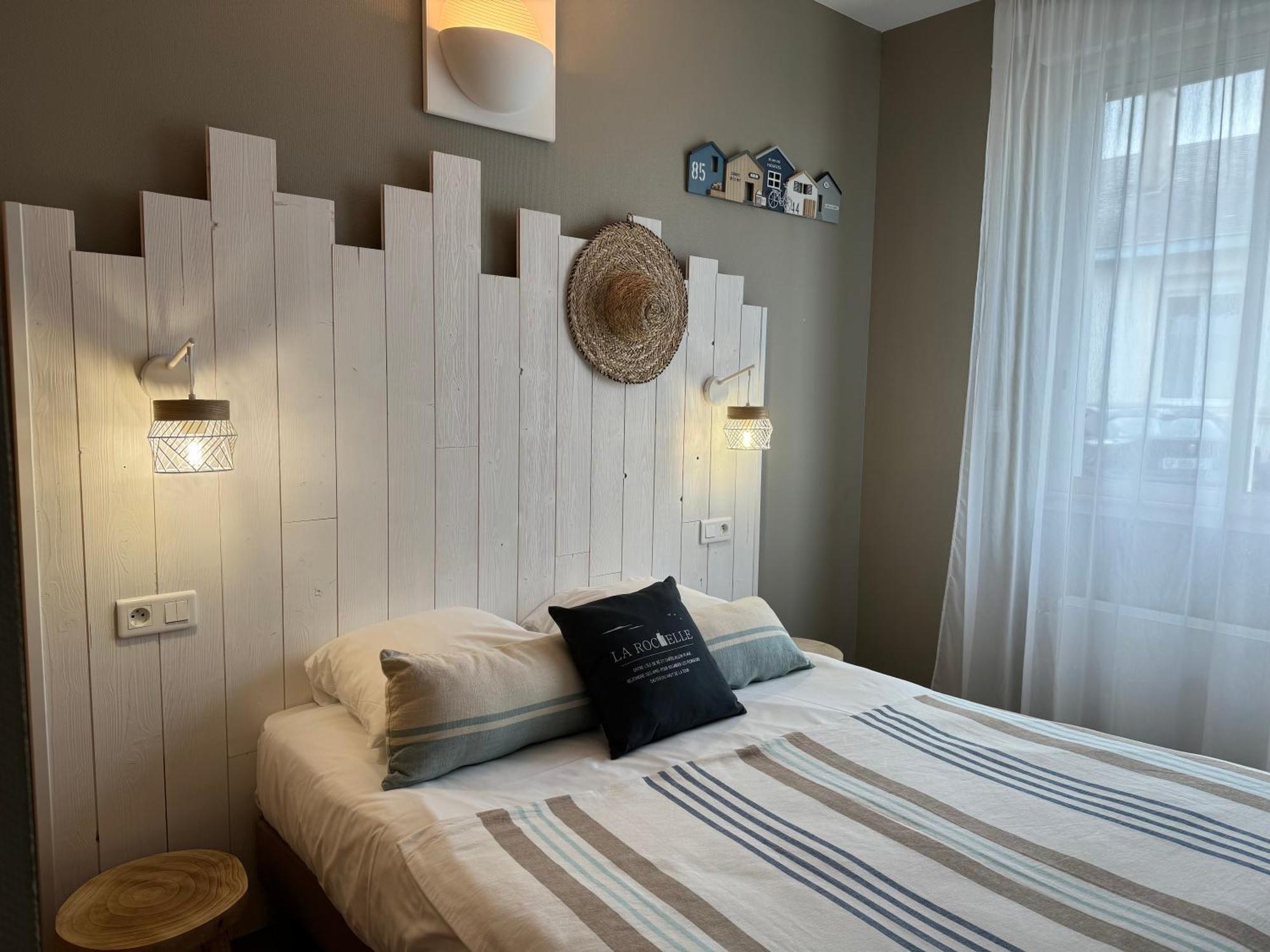 Acadie Saint Victor - Hotel Restaurant - Face Mer - Chatelaillon Plage ภายนอก รูปภาพ