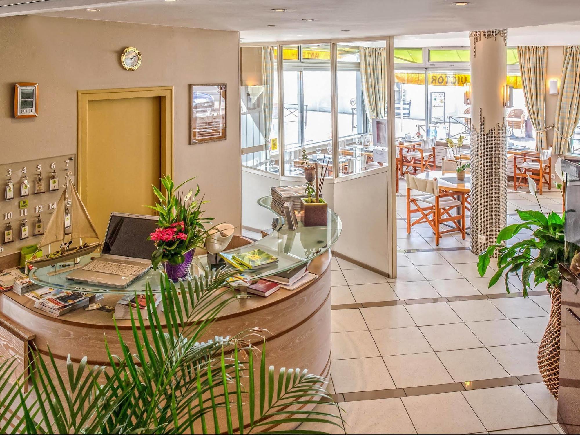 Acadie Saint Victor - Hotel Restaurant - Face Mer - Chatelaillon Plage ภายนอก รูปภาพ