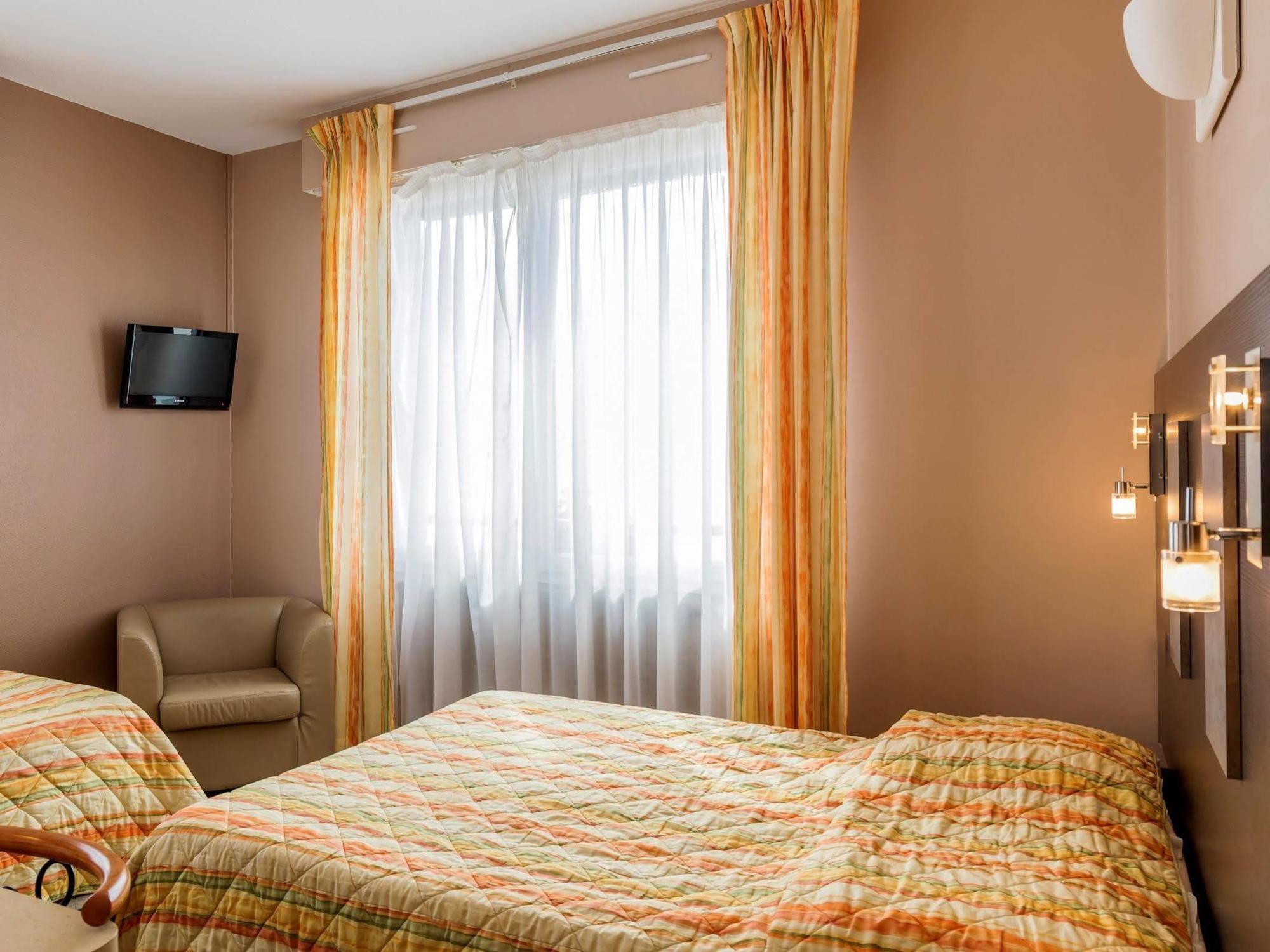 Acadie Saint Victor - Hotel Restaurant - Face Mer - Chatelaillon Plage ภายนอก รูปภาพ